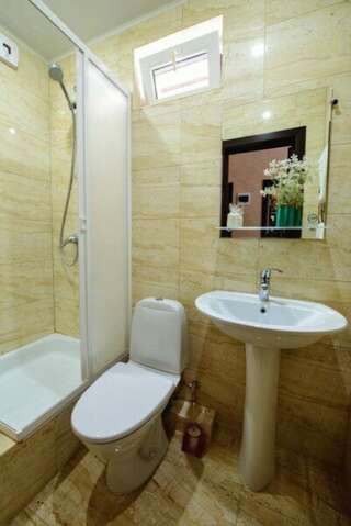 Гостевой дом Парус Головинка Улучшенный четырехместный номер-4