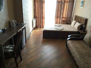 Гостевой дом Парус Головинка Классический четырехместный номер-3