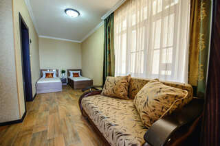 Гостевой дом Парус Головинка Семейный номер-1