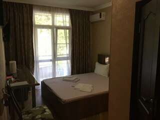 Гостевой дом Парус Головинка Бюджетный двухместный номер с 1 кроватью-3